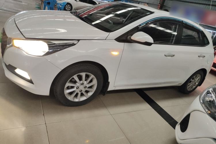 Used Hyundai Verna RV 2017 1.4L Automatic Sport Version National Emission Standard V
