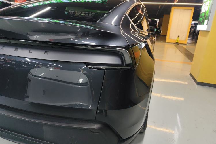 Used Tesla Model Y 2025 Rear-Wheel-Drive Version
