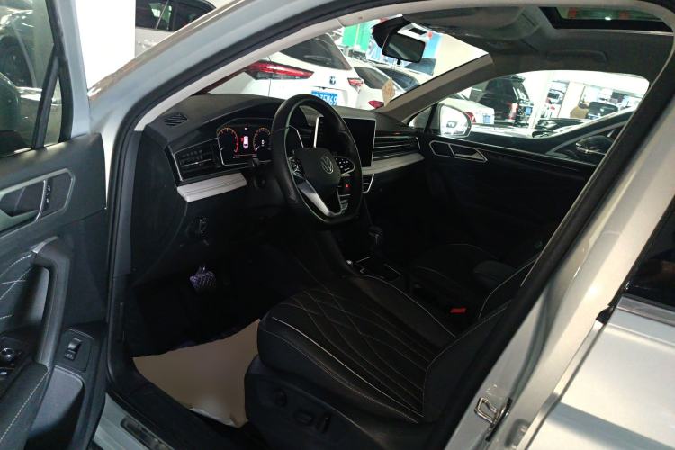 Used Volkswagen Tiguan L 2022 330TSI Automatic Two-Wheel Drive Smart Edition
