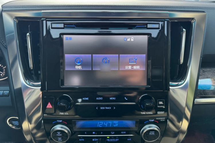 Used Toyota Alphard 2018 Revised Version 3.5L Premium Edition
