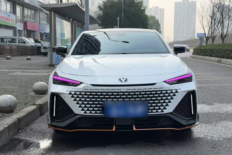 Used Changan UNI-V 2023 2.0T Leading-Speed Edition
