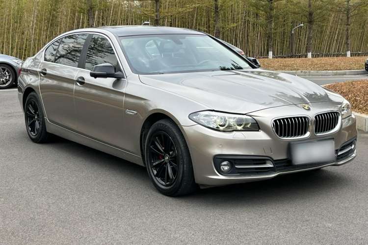 Used BMW 5 Series 2014 520Li Elegant Model
