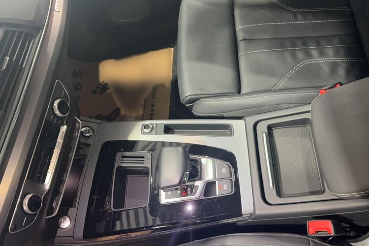 Used Audi Q5L 2022 40T Fashionable and Dynamic Model
