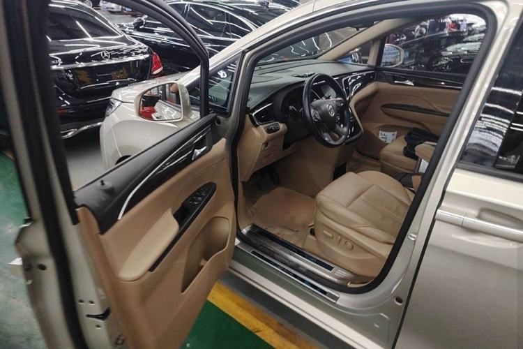 Used Buick GL8 2017 ES 28T Luxury Model China V Standard
