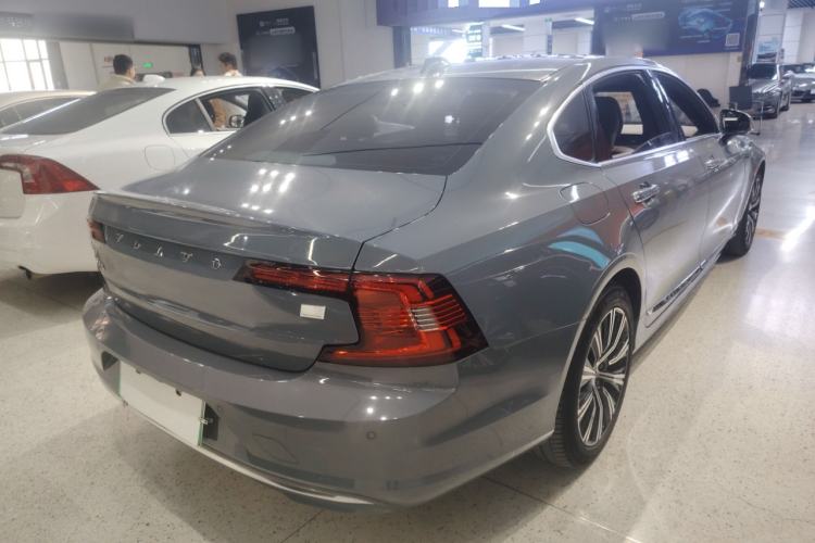 Used Volvo S90 New Energy 2022 T8 eDrive Hybrid Luxury Edition
