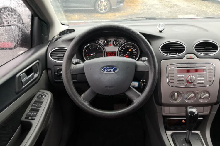 Used Ford Focus 2013 Hatchback Classic 1.8L Automatic Base Model
