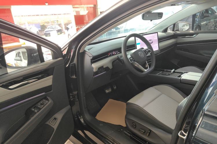 Used Volkswagen ID.7 VIZZION 2024 AIR model
