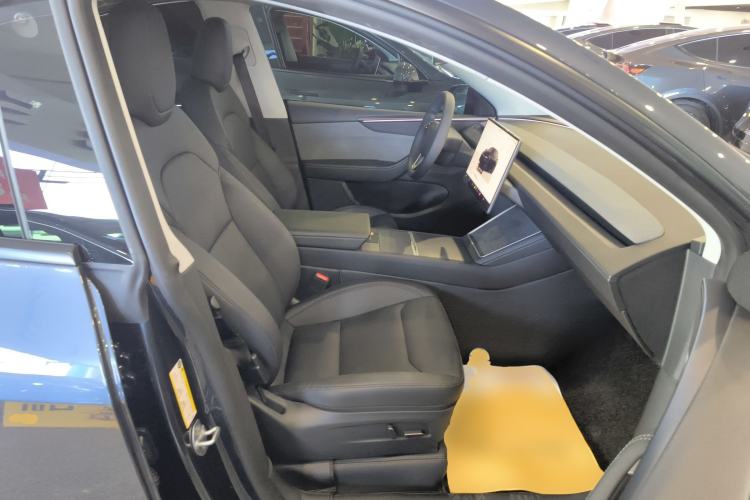 Used Tesla Model Y 2025 Rear-Wheel-Drive Version
