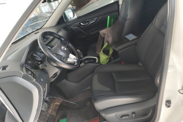 Used Nissan X-Trail 2019 2.5L CVT Smart Connect Luxury Edition 4WD
