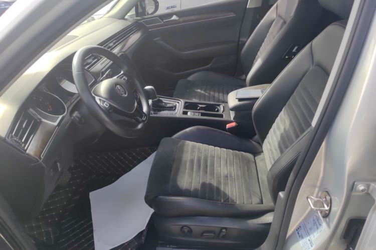 Used Volkswagen Magotan 2018 330TSI DSG Luxury Model
