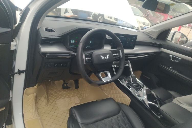 Used Wuling Asta 2022 2.0L DHT Electric-Speed Version
