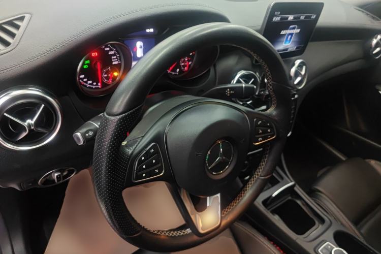 Used Mercedes-Benz GLA 2018 GLA 200 Fashion Model
