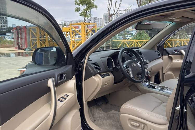 Used Toyota Highlander 2012 2.7L Two-Wheel Drive 7-Seater Luxury Edition
