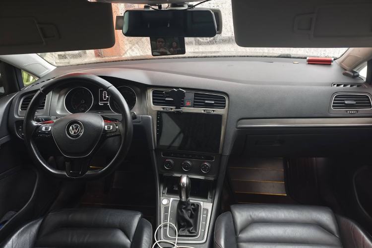 Used Volkswagen Golf 2014 1.4TSI Automatic Luxury Model
