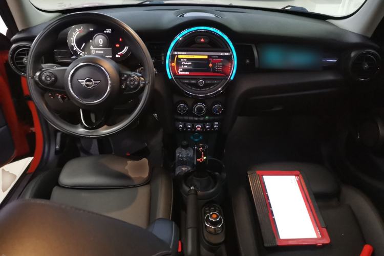 Used  MINI 2021 1.5T COOPER Classic Edition Five-Door Version
