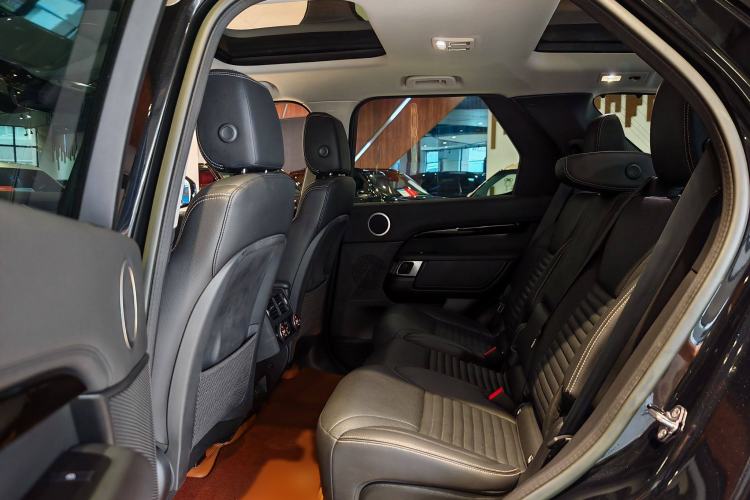 Used Land Rover Discovery 2023 300PS S
