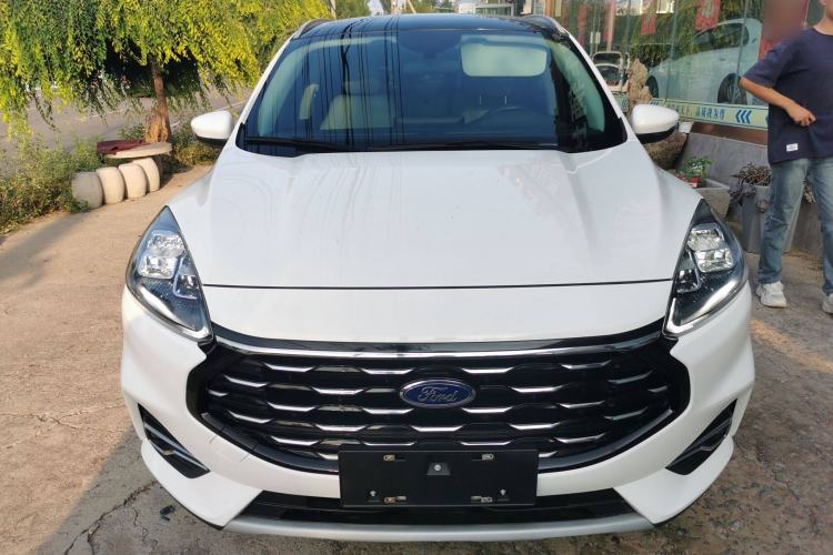 Used Ford Escape 2020 EcoBoost 245 Two-Wheel-Drive Titanium Edition
