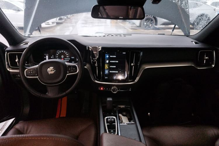 Used Volvo S60 2022 B4 Zhiyi Luxury Edition
