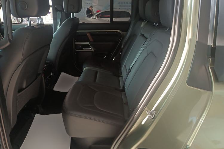 Used Land Rover Defender 2023 Facelift 110 3.0T P400 Dark Edition
