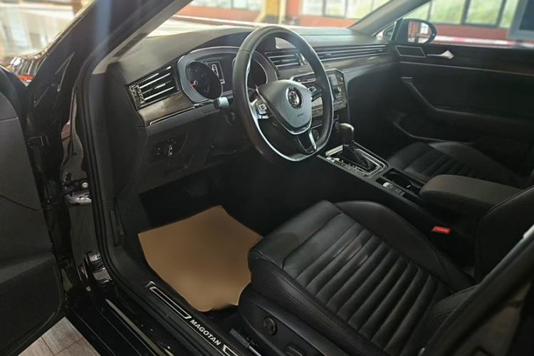 Used Volkswagen Magotan 2019 330TSI DSG Leading Model China VI Standard
