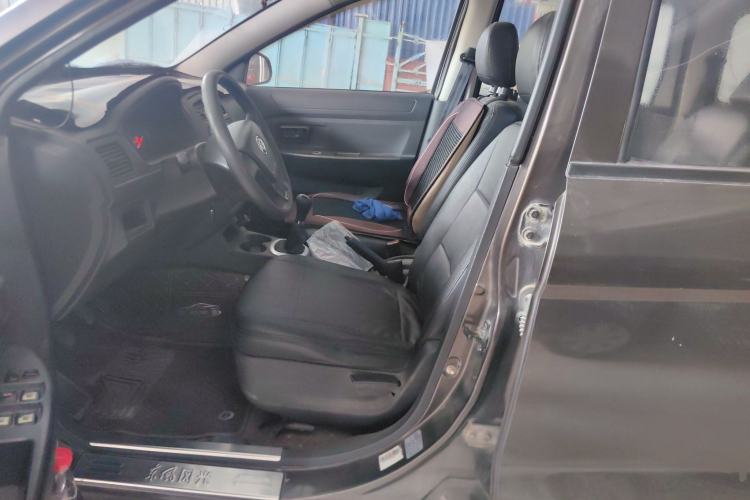 Used Dongfeng Fengon 330 2014 1.5L Manual Standard Edition DK15-02
