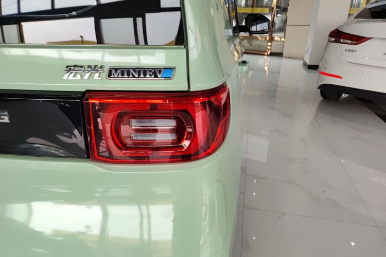 Used Wuling Hongguang MINIEV 2022 Macaron Premium Model – Lithium Iron Phosphate