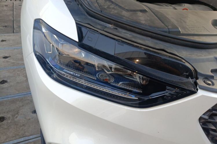 Used Wey VV5 2020 1.5T Two-Wheel Drive Color Pioneer
