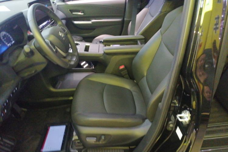 Used Toyota Granvia 2024 2.5L Hybrid Prestige PLUS Four-Wheel Drive Version
