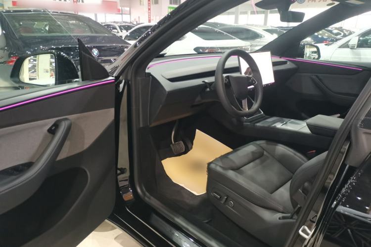 Used Tesla Model Y 2026 Rear-Drive Model
