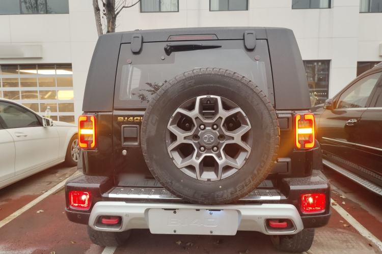 Used Beijing Auto BJ40 2018 PLUS 2.3T Automatic Four-Wheel Drive Premium Edition China V
