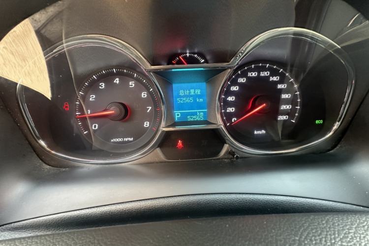 Used Chevrolet Captiva 2015 2.4L 4x4 Flagship Edition 7-Seater
