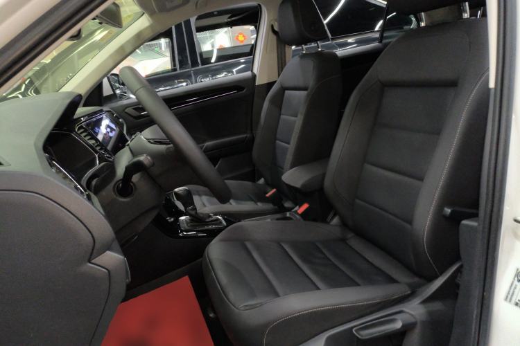 Used Volkswagen T-ROC 2021 280TSI DSG Two-Wheel Drive Comfort Connect Edition
