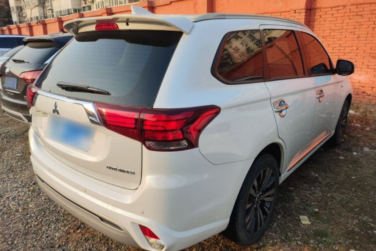 Used Mitsubishi Outlander 2021 Revised Version 2.0L Two-Wheel Drive Comfort Edition 5 Seats
