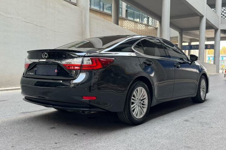 Used Lexus ES 2016 200 Midnight Special Limited Edition
