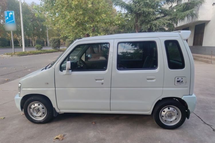 Used Suzuki Wagon R 2015 1.0L Manual Utility Model
