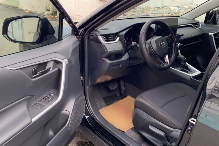 Used Toyota RAV4 2024 2.0L CVT Two-Wheel Drive Urban Edition
