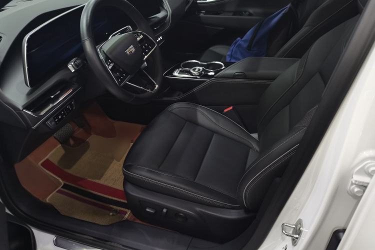 Used Cadillac GT4 2023 25T Luxury Model
