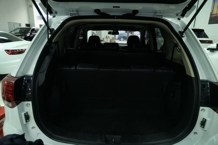 Used Mitsubishi Outlander 2020 2.4L 4x4 Zhi Xiang Edition 7-Seater
