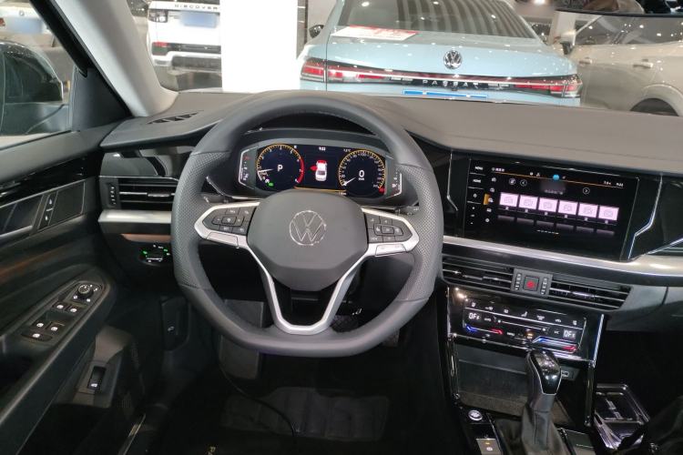 Used Volkswagen Passat 2025 Outstanding Model 380TSI Dragon Glory Edition
