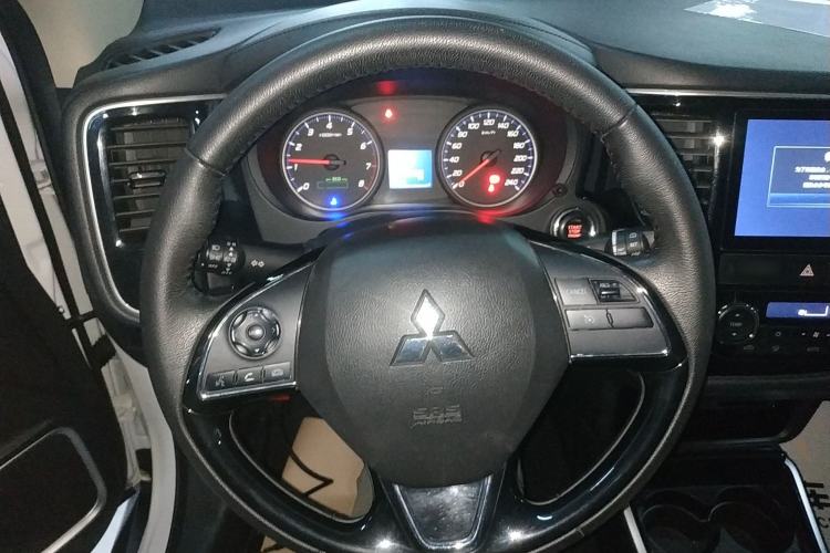 Used Mitsubishi Outlander 2018 2.0L Two-Wheel Drive Glory Edition 5 Seats
