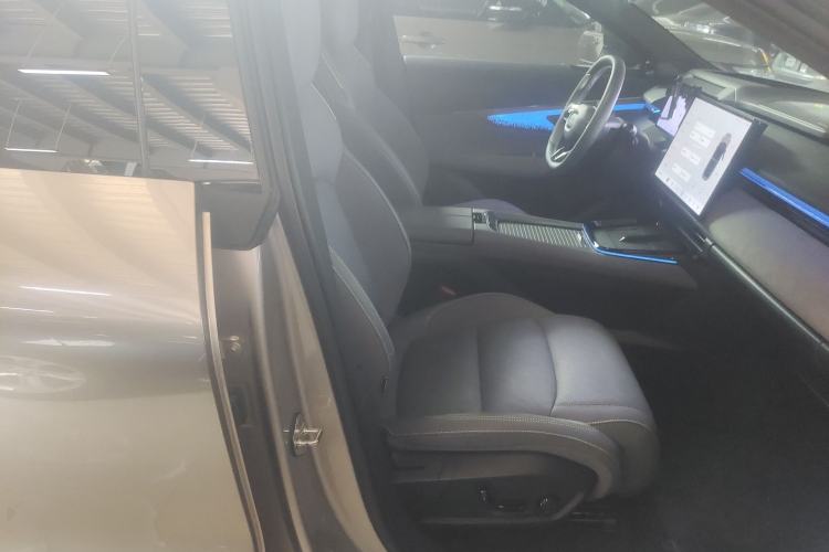 Used Lynk & Co 08 EM-P 2023 220km All-Wheel-Drive Performance Halo
