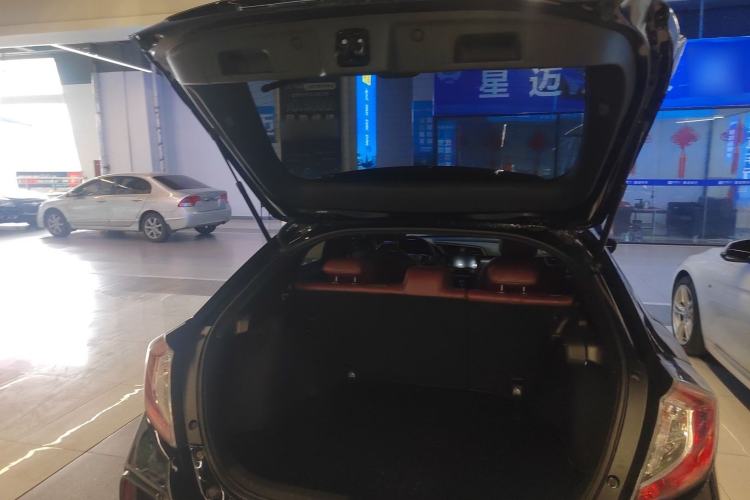 Used Honda Civic 2021 HATCHBACK 220TURBO CVT Trendy Cool Edition
