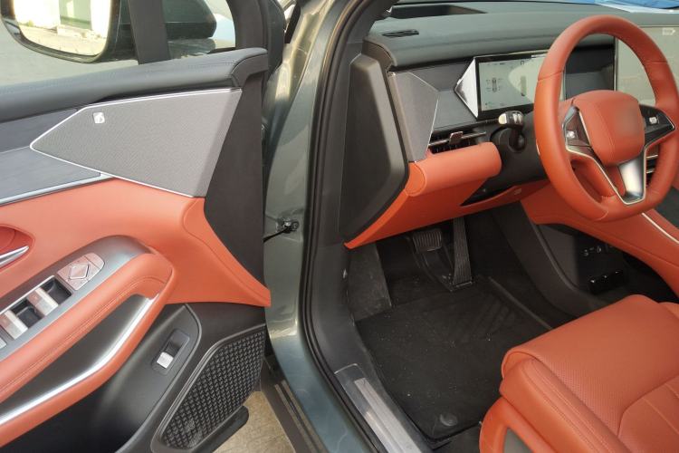 Used BYD Tang L 2025 DM 175KM Drone Player Edition
