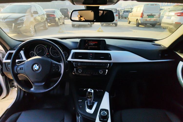 Used BMW 3 Series 2016 320Li Ambition Model
