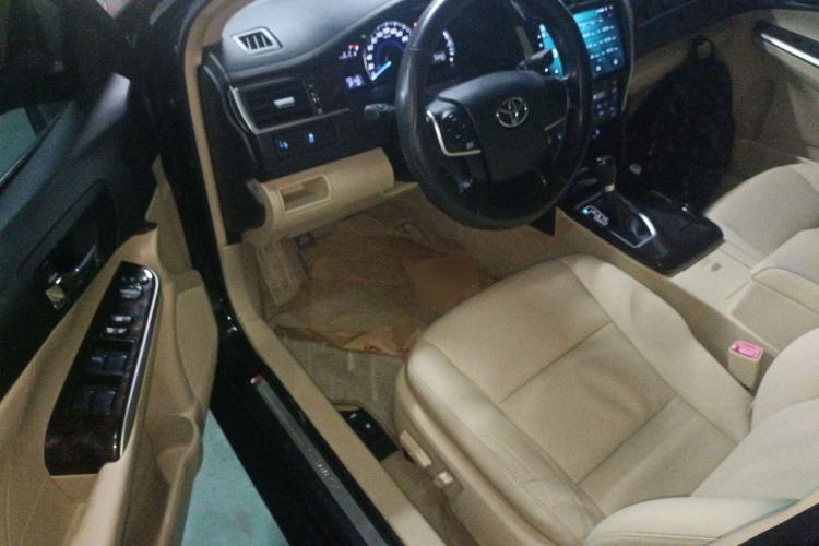 Used Toyota Camry 2016 2.0G 10th Anniversary Leading Edition
