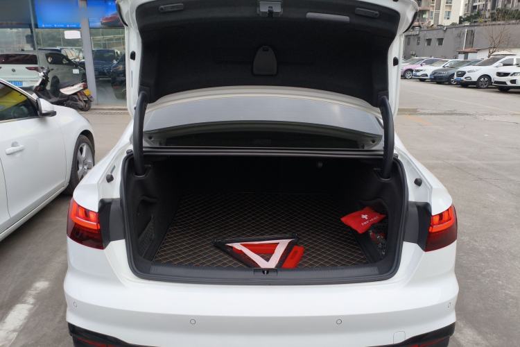 Used Audi A4L 2022 40 TFSI Luxury Dynamic Model
