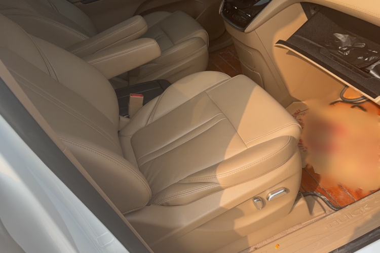 Used Buick GL8 2021 ES Land Cruiser 653T Luxury Edition
