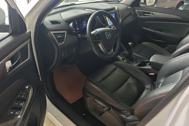 Used Changan CS75 2017 Shangkui Edition 1.5T Manual Fengxiang Model
