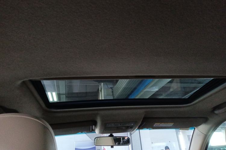 Used Toyota Highlander 2012 2.7L Two-Wheel Drive 7-Seater Luxury Edition
