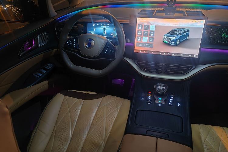 Used Denza D9 2022 DM-i 970 Four-Wheel Drive Prestige Model